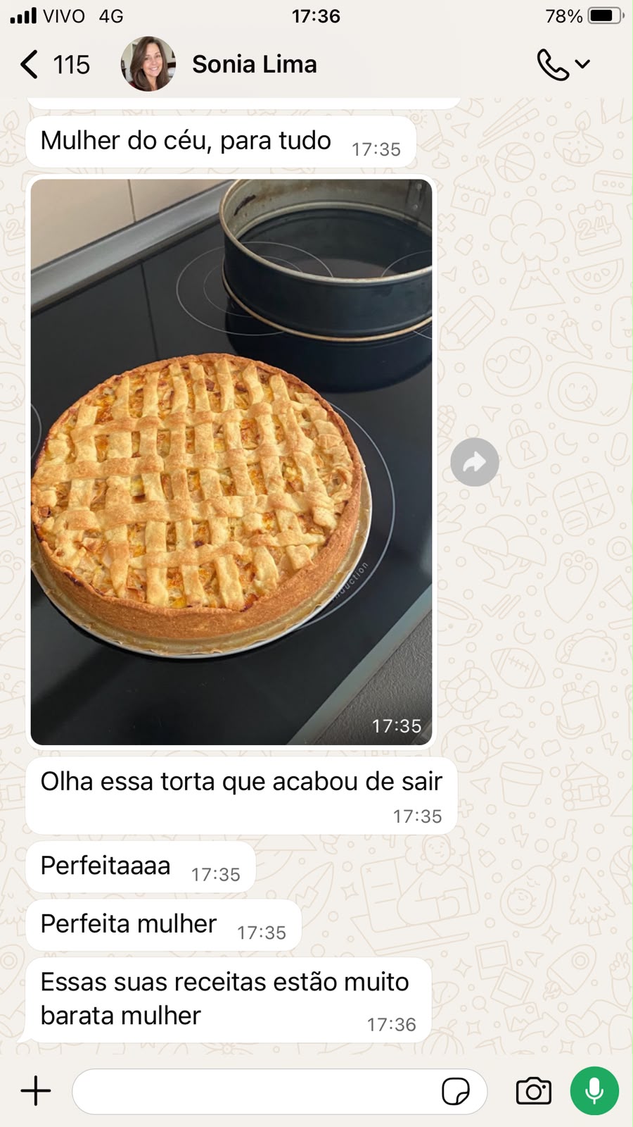 Print de WhatsApp de cliente elogiando a torta
